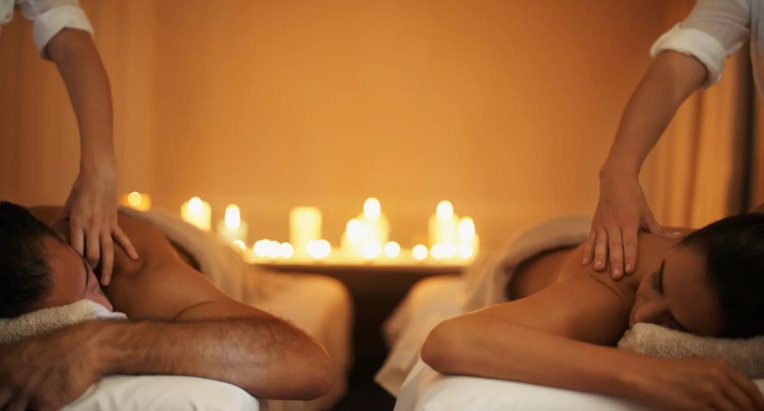 Couple massage